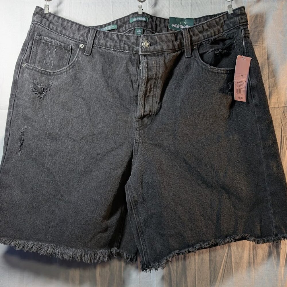NWT wild fable Women's Plus size 18 Black Denim Bermuda Shorts